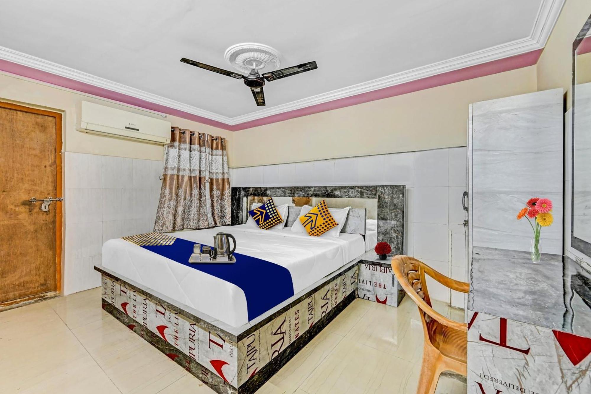 Spot On Svr Grand Hotel Vijayawada Exterior photo
