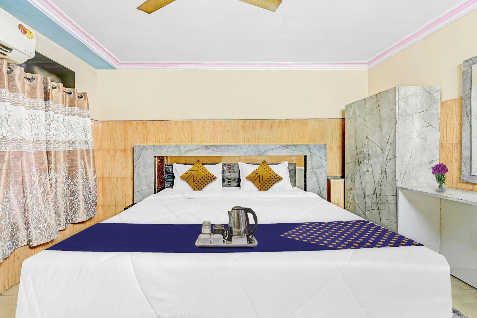 Spot On Svr Grand Hotel Vijayawada Exterior photo